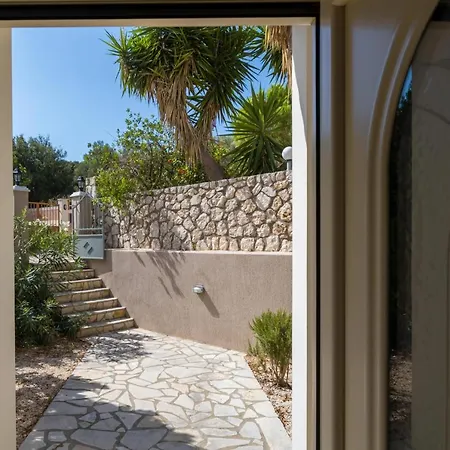 Sole Mare Lakithra Villa *